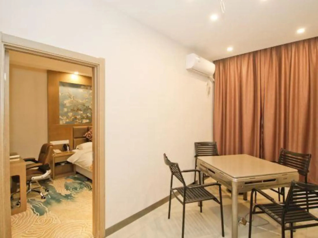 GreenTree Inn Express Hotel (Hefeinan Railway Station Gongjing College Subway Station)