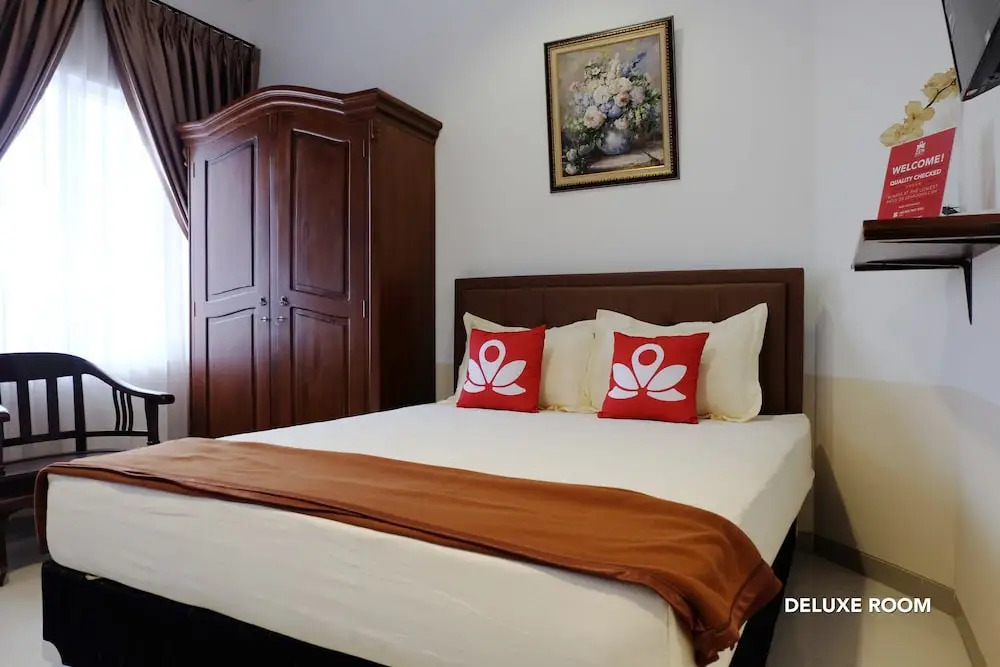 ZEN Rooms Near Alun-Alun