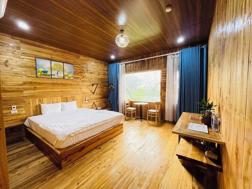 Tuyets Homestay