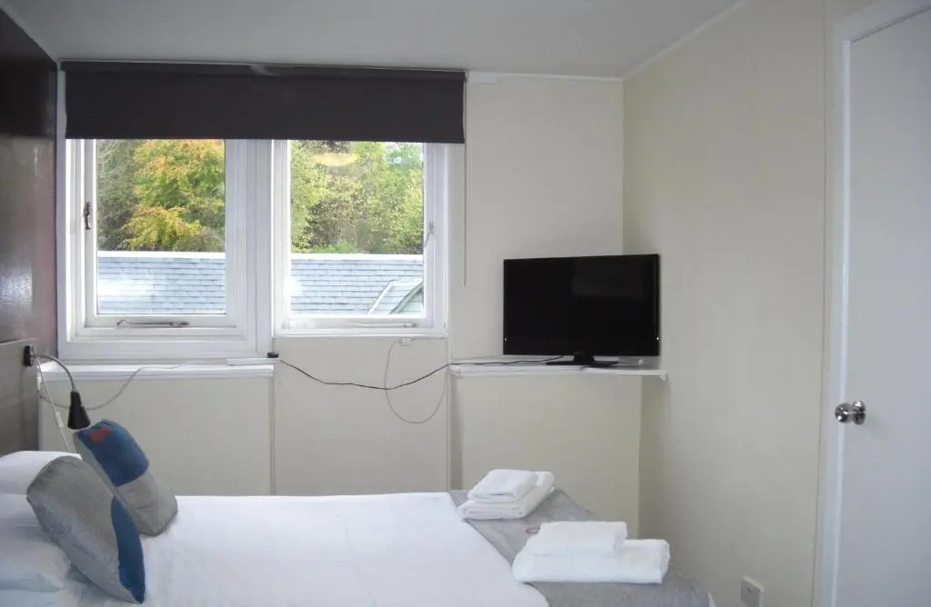 The Breadalbane Arms Room Only Hotel
