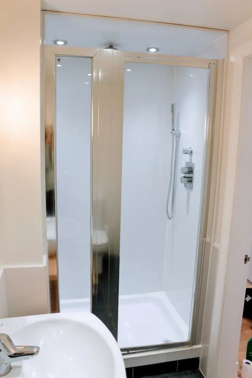 1 Bedroom Penthouse Apartment On Royal Mile