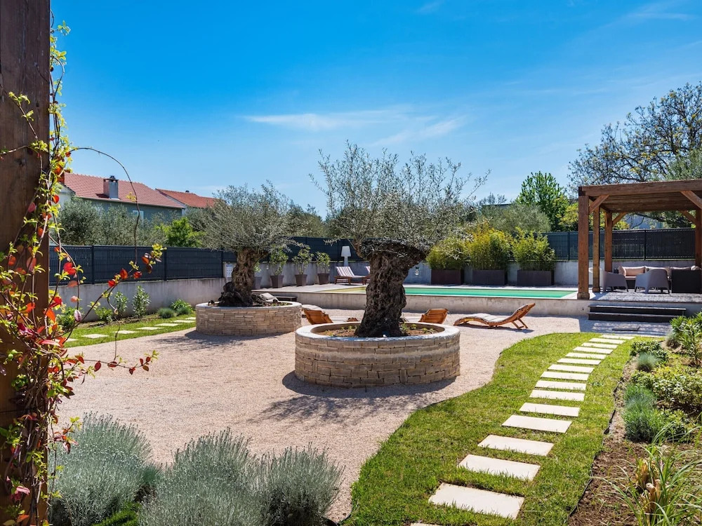 Nice Villa With Private Pool, Fenced Garden, Roofed Terrace, Near the Beach