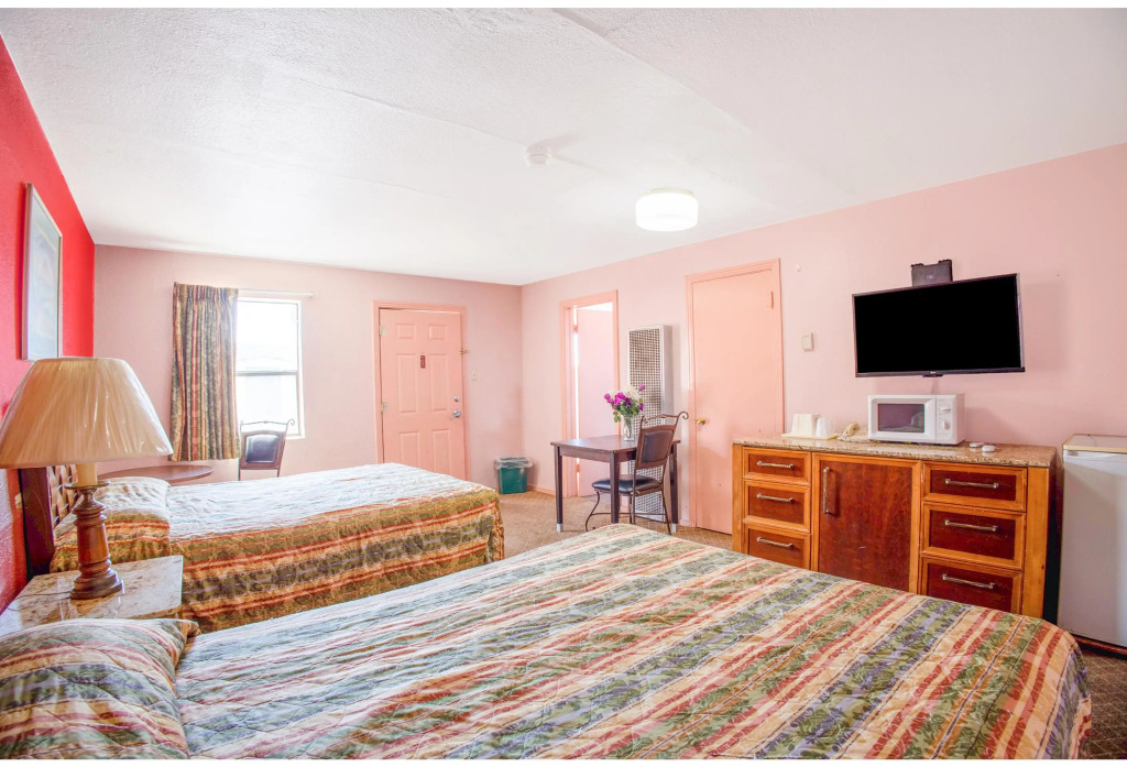 Sands Motel By OYO El Paso near Airport