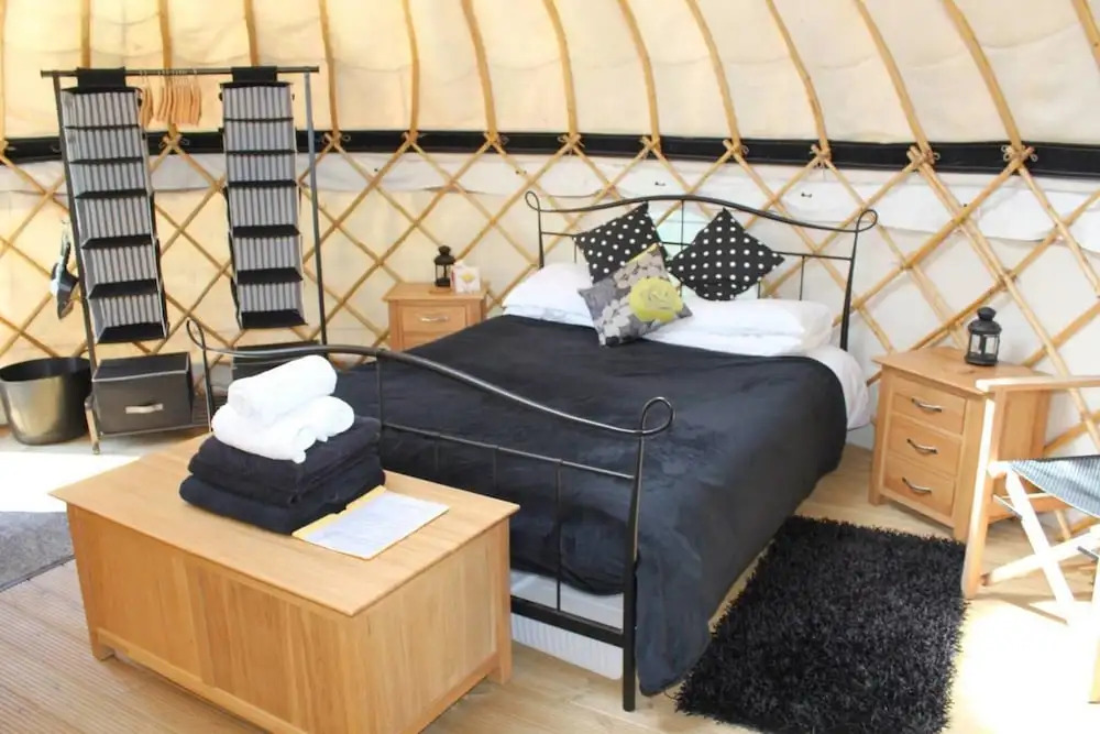 Cornish Yurt with Hot Tub (1)