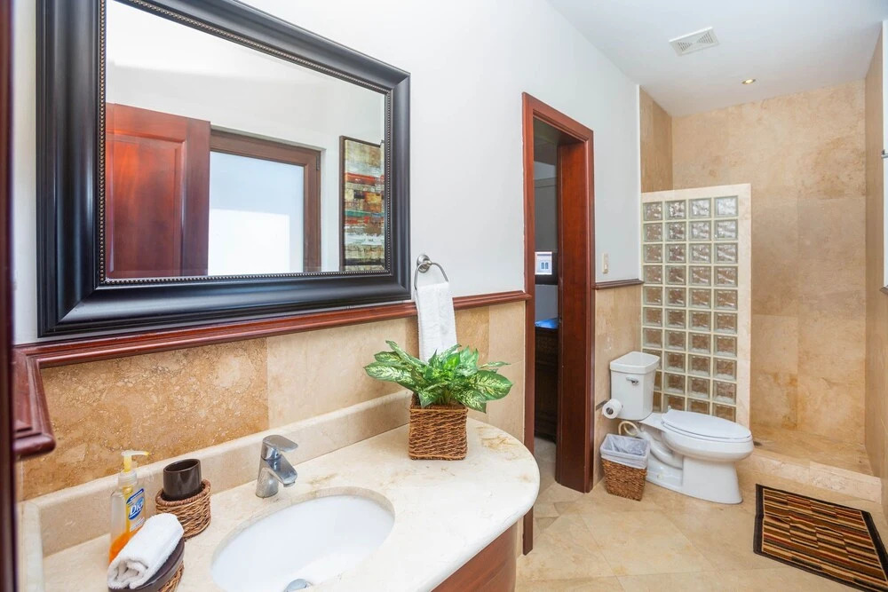 Pristine Bay 1106 4 Bedroom Home by RedAwning