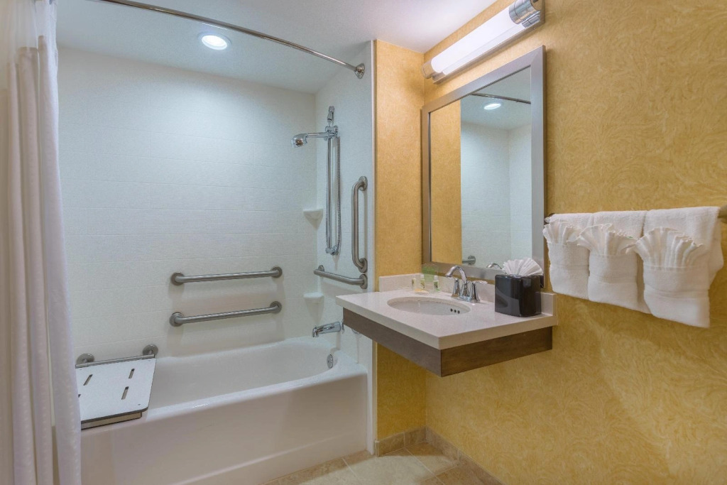 Comfort Suites Bwi Airport Hotel