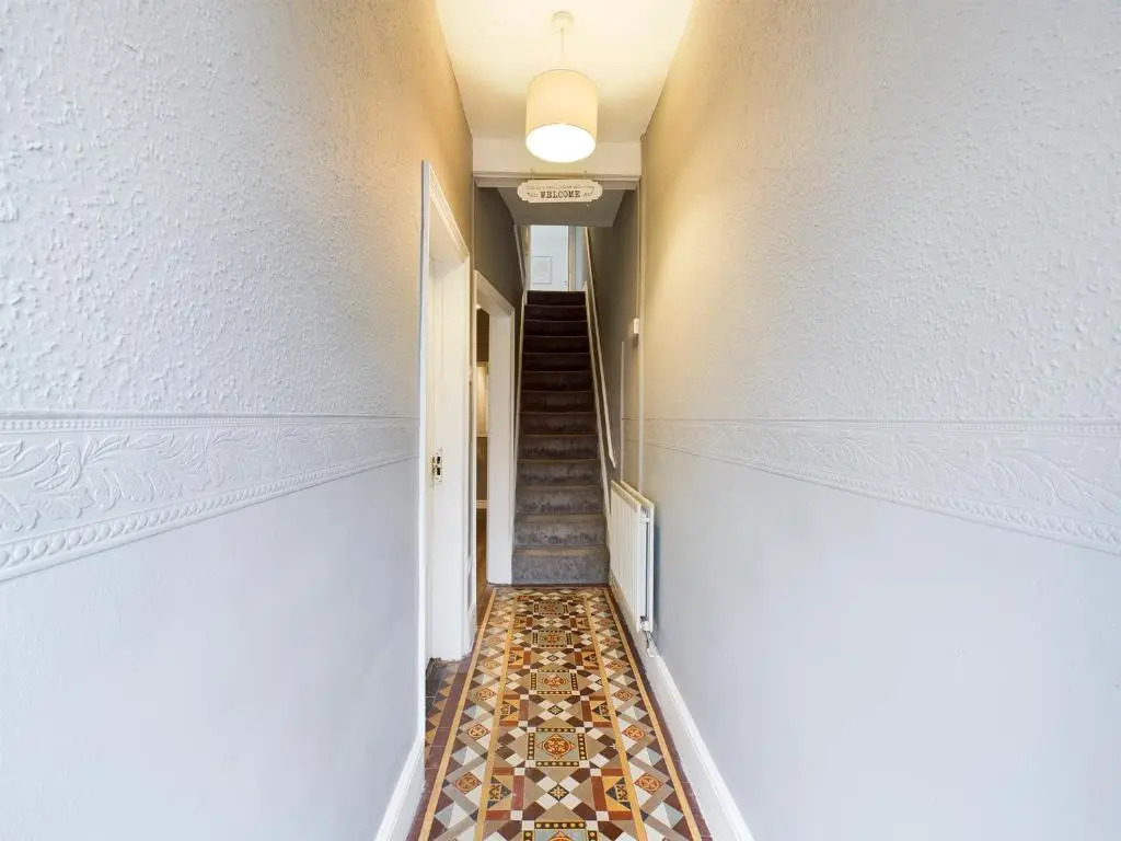 Cheerful 3 bedroom home with free parking and WIFI