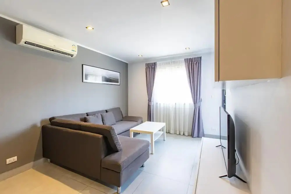 Modern Condo - 1BR T1-201