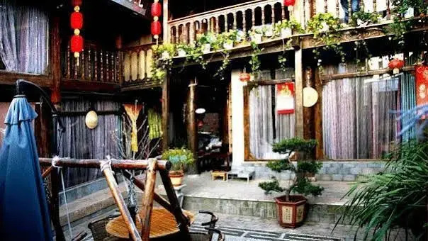 Lijiang Yunmuwan provides breakfast and afternoon tea, offers free airport shuttle service, The hotel provides a platform for visiting the ancient city and Yulong snow