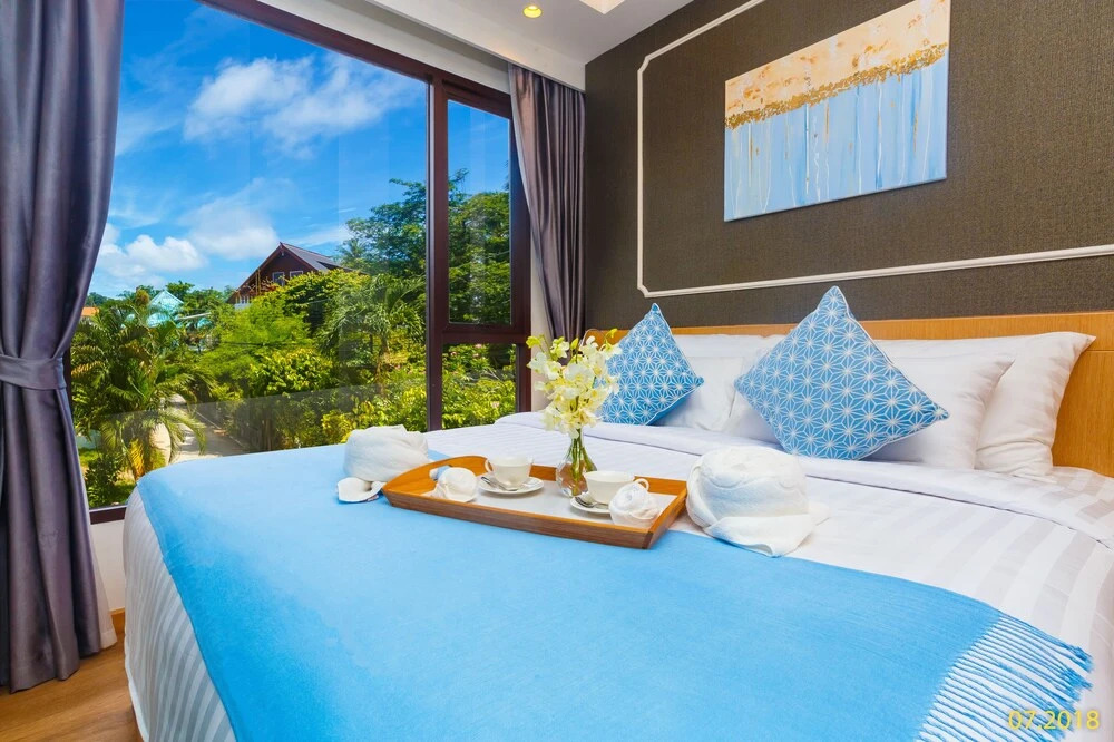 Aristo 2 Beach Front - by Holy Cow 319