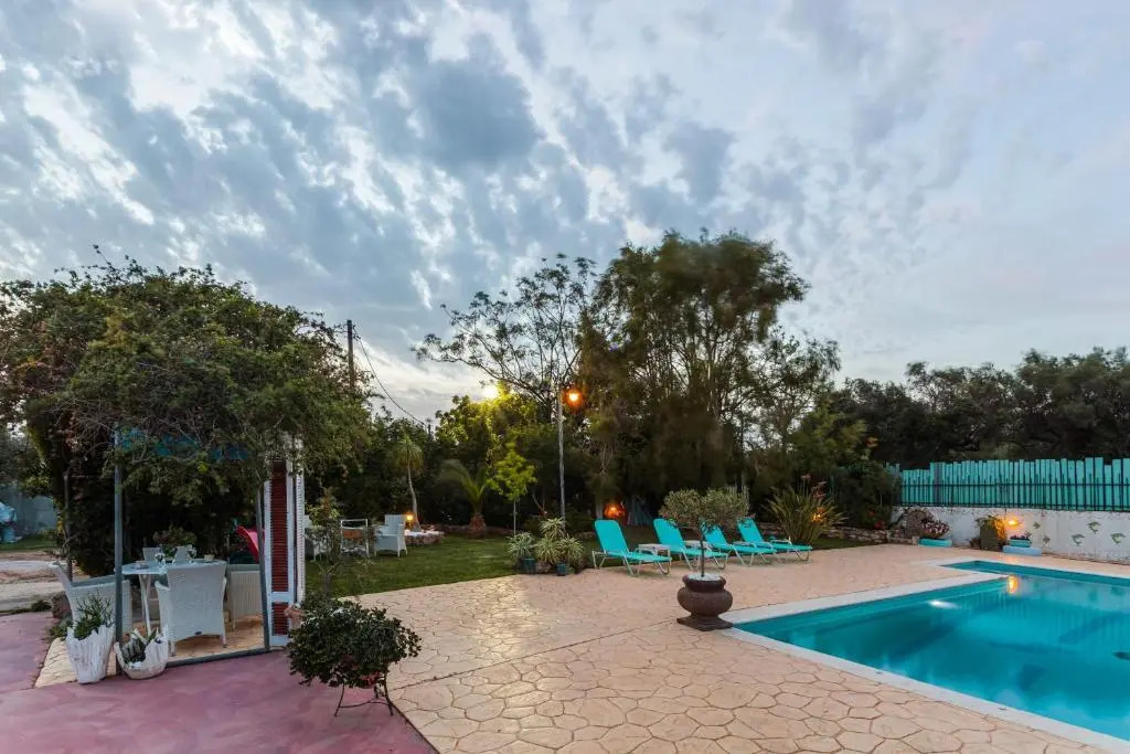 Villa Vlassoula - Beachfront Luxury Villa with Private Pool & Garden Heaven
