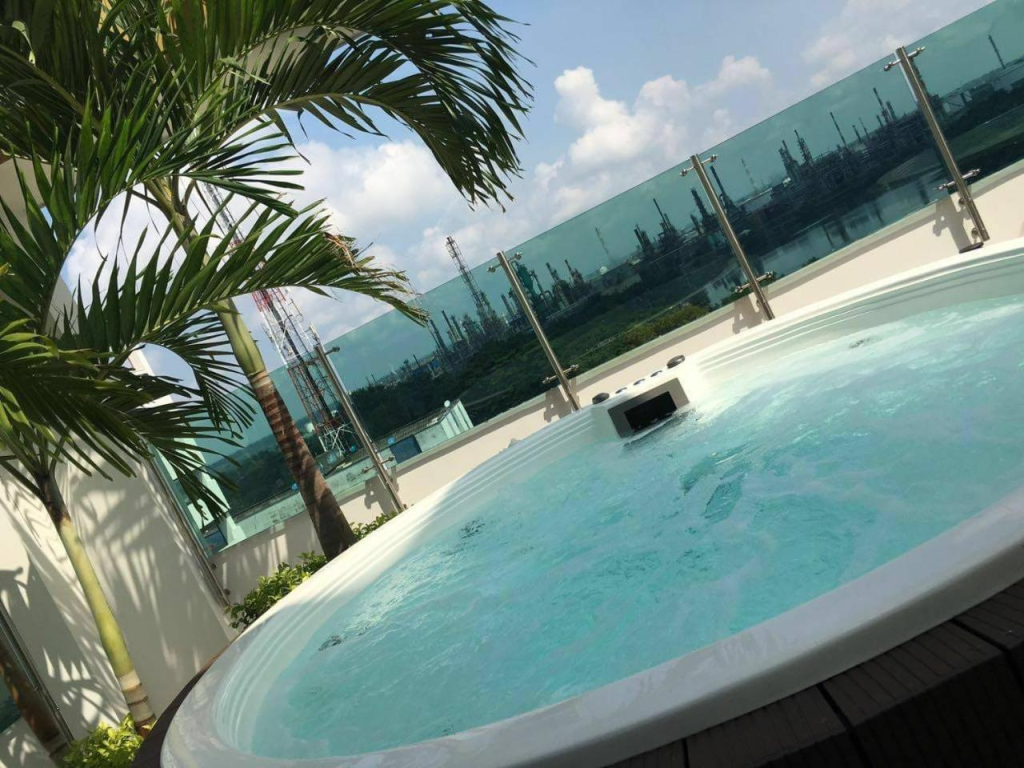Hotel Titanium Plaza