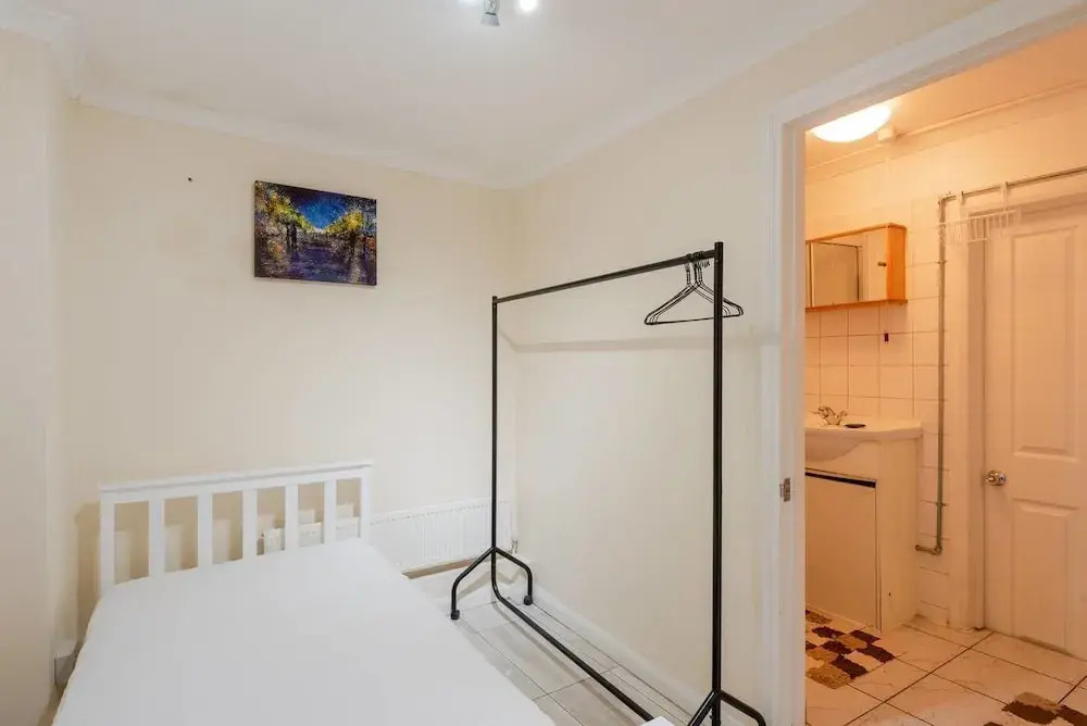 Great 2 Bed, for 3 Guests, 5 Mins to Paddington!