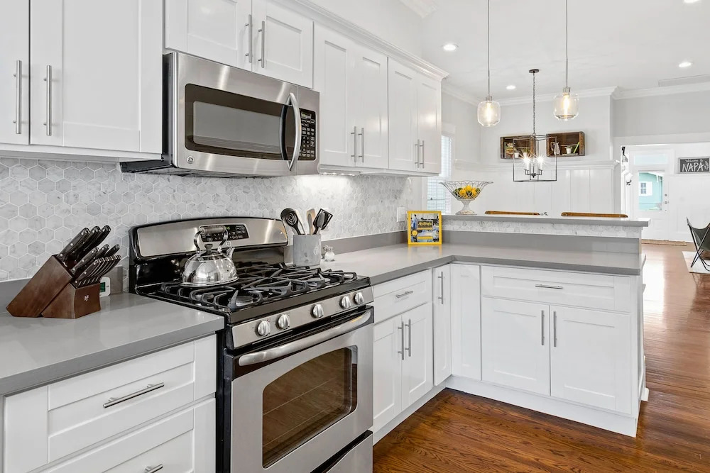 458 Coombs St Cottage 3 Bedrooms 1 Bathroom Cottage