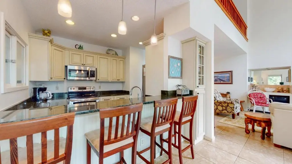 7609 Huntington Villas
