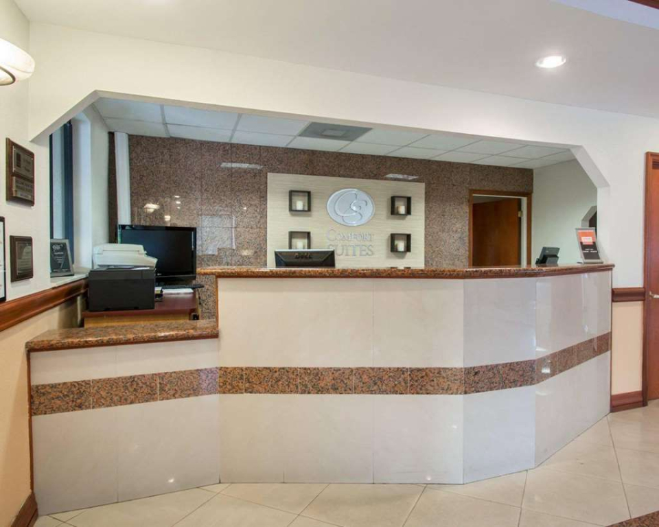 Comfort Suites