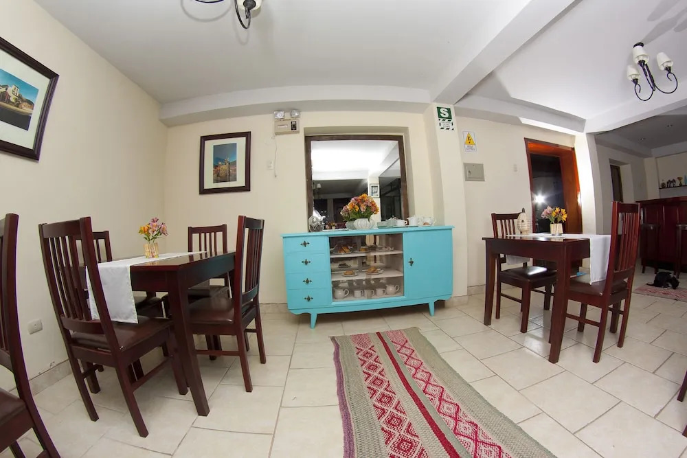 Yucay Plaza Inn