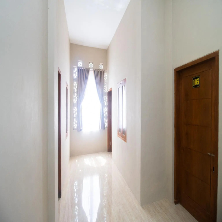 RedDoorz Syariah near Universitas 17 Agustus Banyuwangi