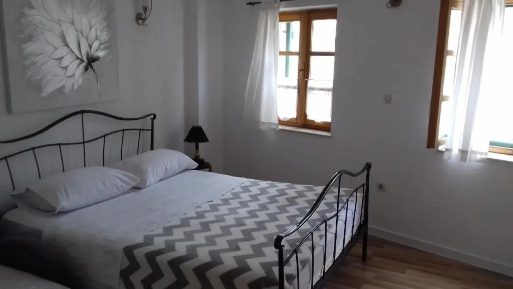 Apartments MIME - Small House