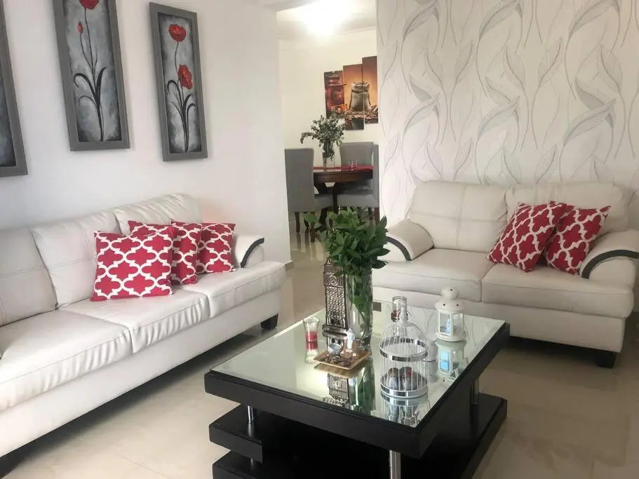 Hermoso y acogedor apartamento, próximo al centro.