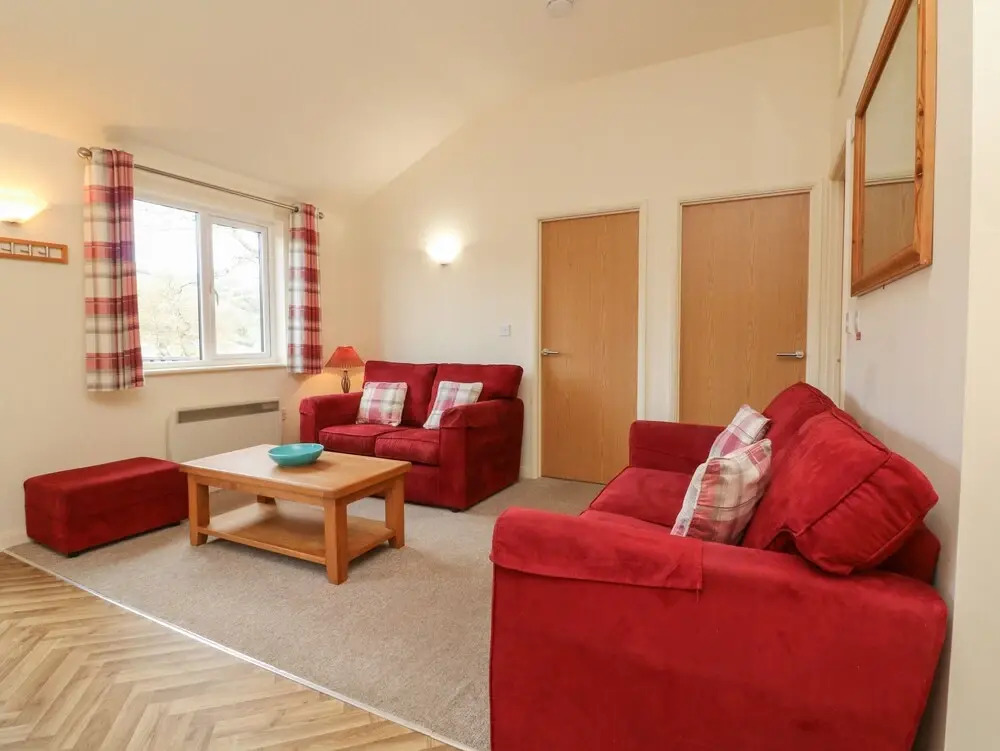 2 Manleigh Park