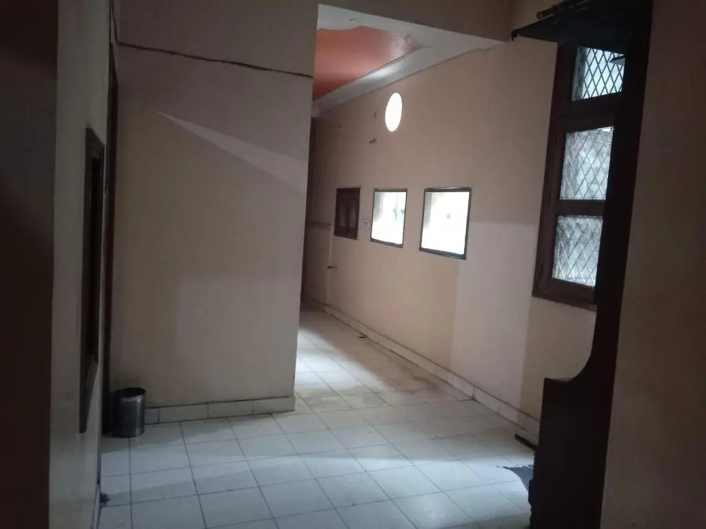 Royal Inn -01 Minute Walk in Nizamuddin Railway Station