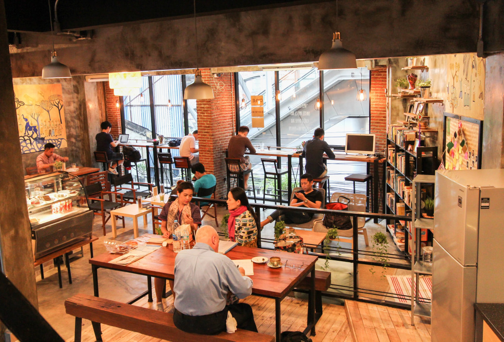 ThongLor Travellers Hostel and Cafe