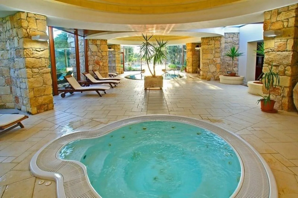 Hotel Ta Cenc & Spa