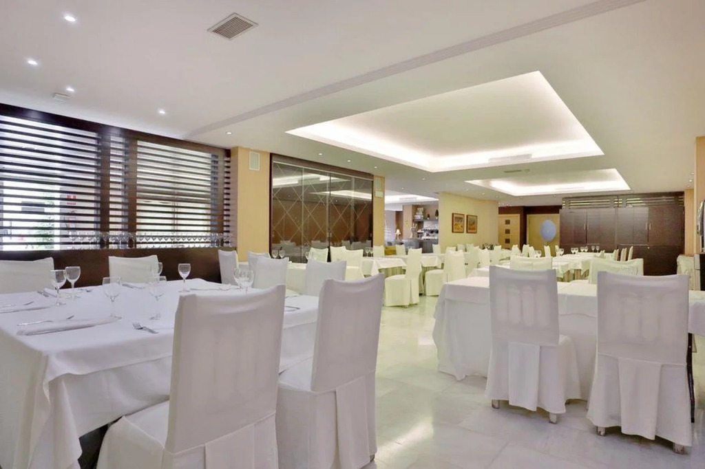 Hotel Oasis con parking incluido