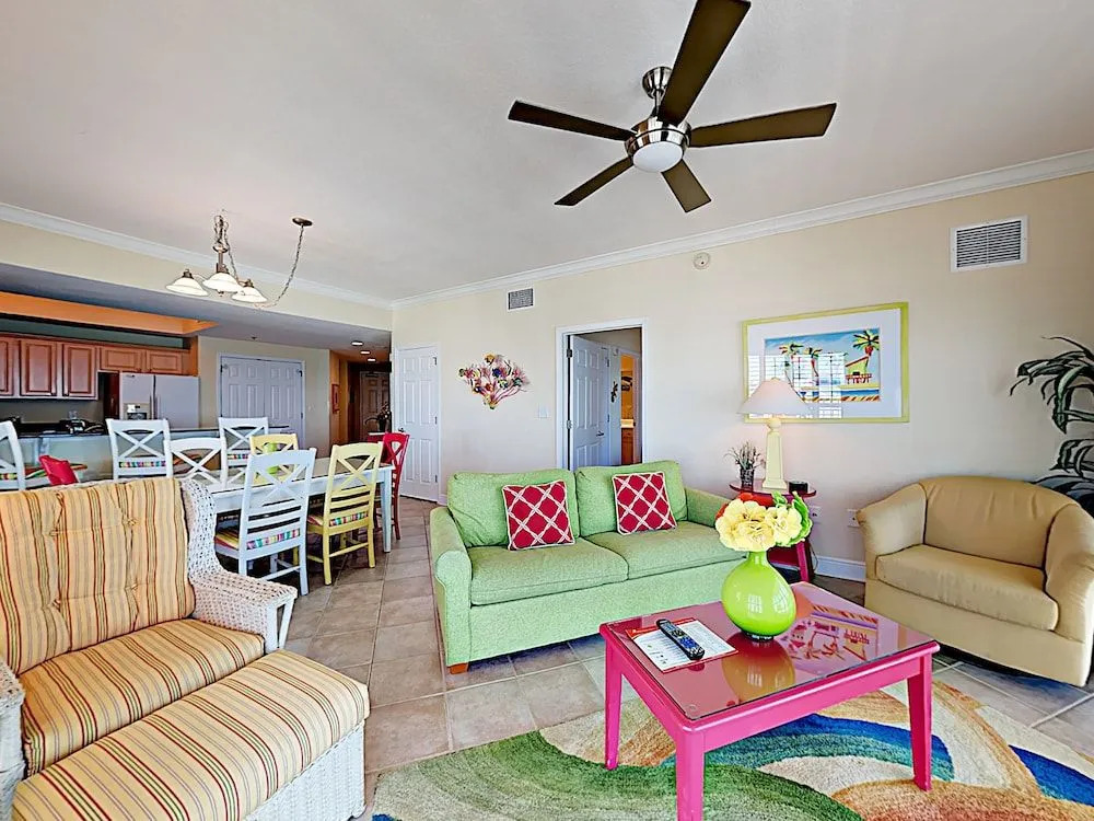 931 W Beach Blvd Condo by RedAwning