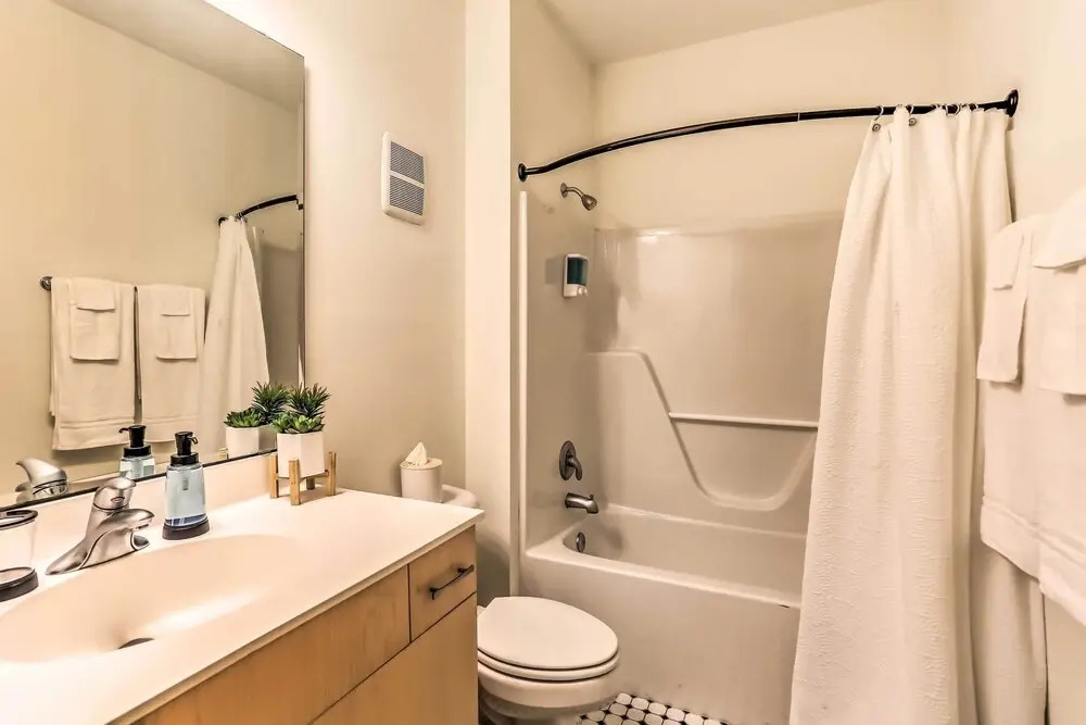 Dwtn Condo 4 Blocks to The Wilmington Riverwalk!