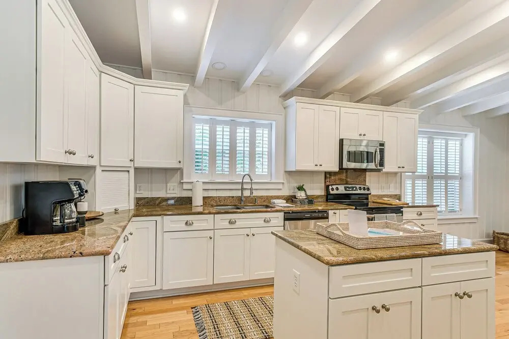 Spacious Jekyll Island Home: Steps to the Ocean!