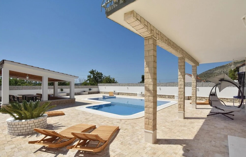 Awesome Home in Seget Donji With Sauna, Wifi and 2 Bedrooms