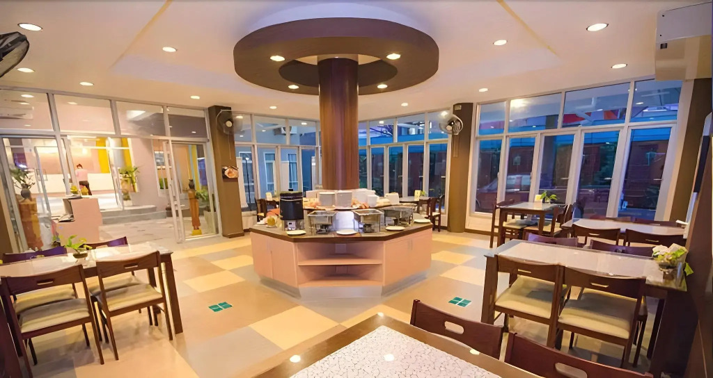 Charoenchit House