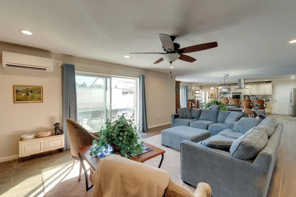 4 Mi to Port Charlotte Beach Park: Gem w/ Pool