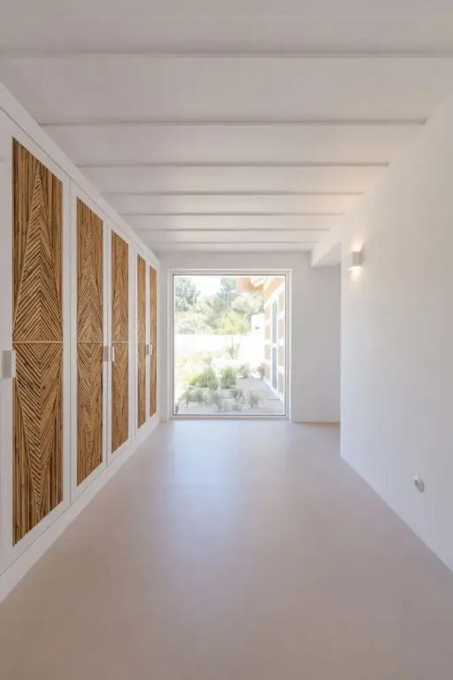 Wooden Villa By Cadenzalux