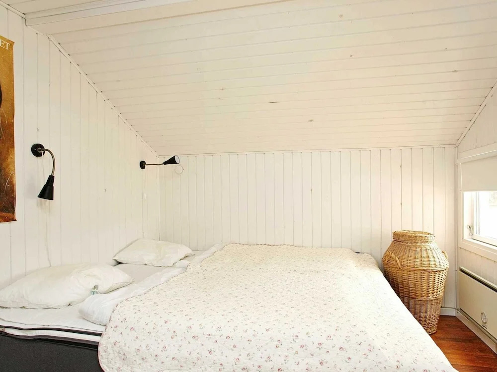 6 Person Holiday Home in Albaek