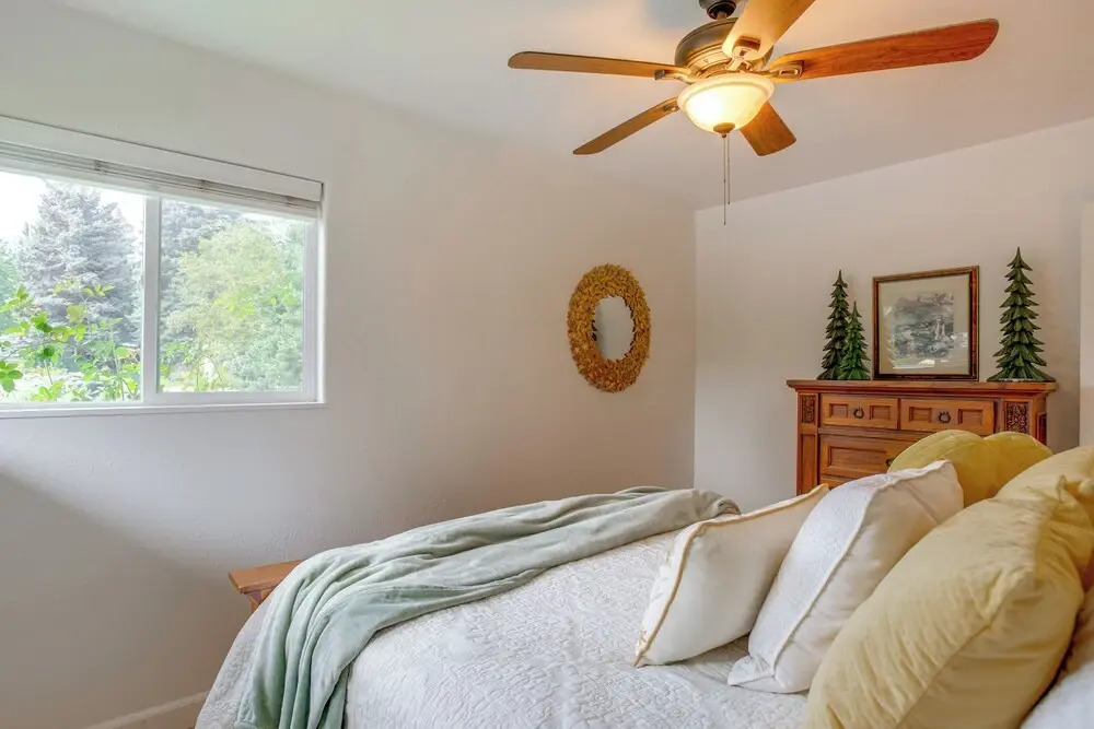 Modern Creekside Home: 9 Mi to Downtown Denver