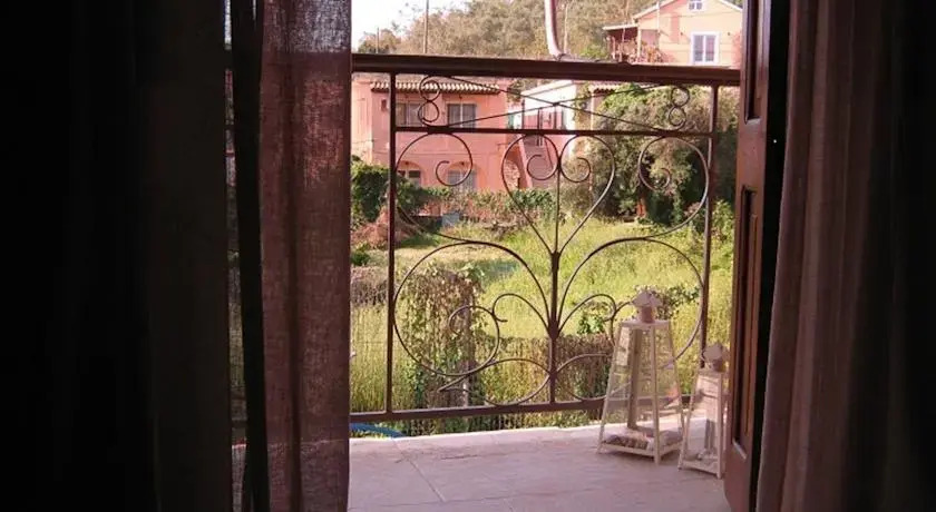 Chrisas House