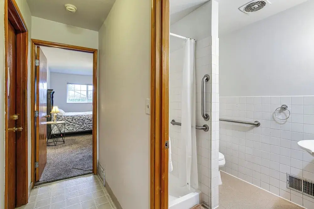 Spacious Lakewood Home - 10 Mi to Downtown Tacoma!