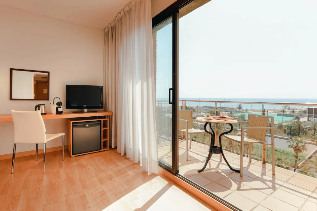 Отель Сatalonia Barcelona Beach