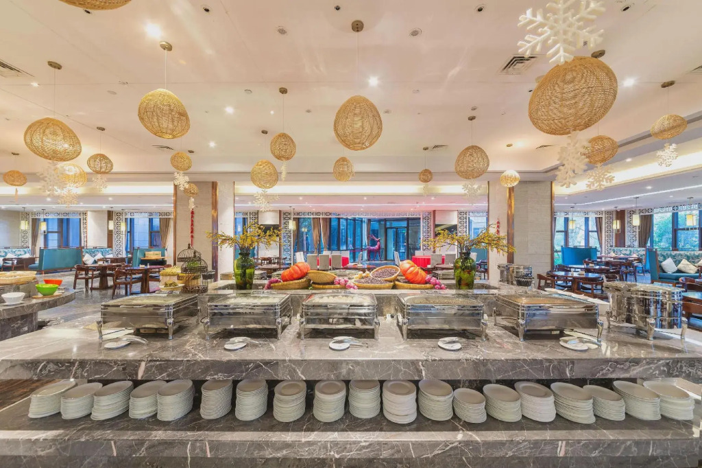 Lake International Hotel