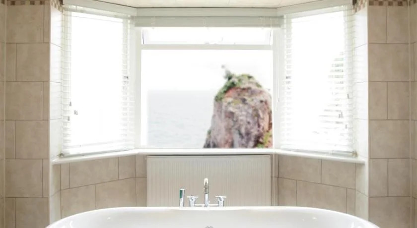Cary Arms & Spa