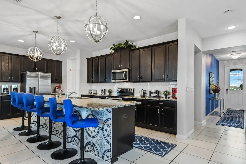 Ultimate 9-Bed Luxury Retreat - Movie Theater, Game Room, Pool, Spa & Themed Bedrooms in Resort Paradise