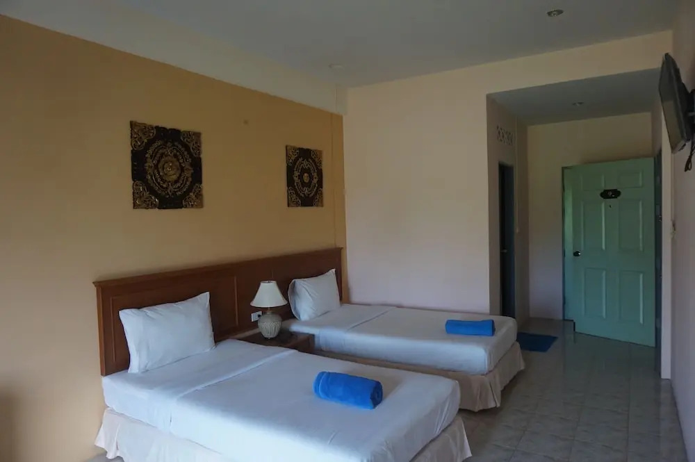 SS Emerald Suite