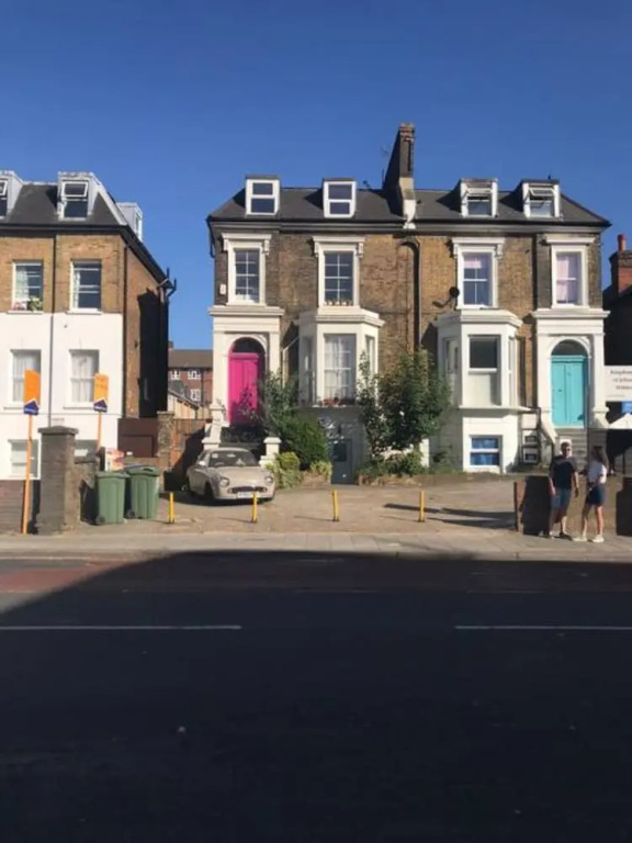 2 Bedroom Victorian Maisonette in Brixton