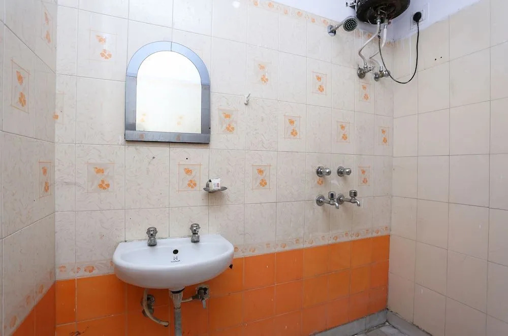 Hotel O Dolphin
