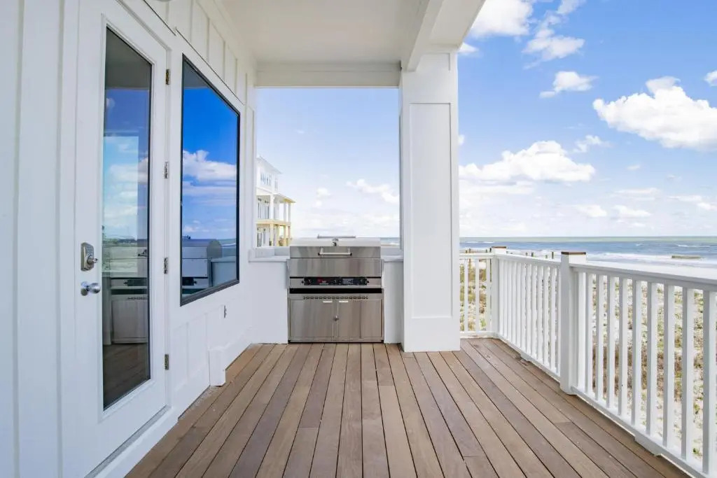 "The Pearl" Gulf Front Wprvt Heated Pool, 12 Bdrm 125Bath "Alvacationrentals"