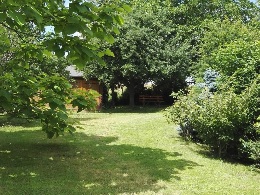 Maison en bois avec jardin, idéal randonnée, fibre haut débit, équipements bébé près du Mans et Tours - FR-1-410-195