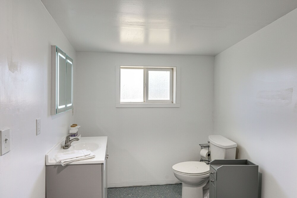 Mtn-view Getaway w/ Game Room, 1 Mi to Kern River!